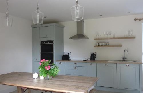 Woodford Maison | Old Village Barn