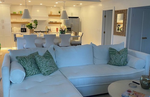 Old Village Maison | Old Village Luxury Private Home. Newly renovated. 5 Minute Drive To The Beach