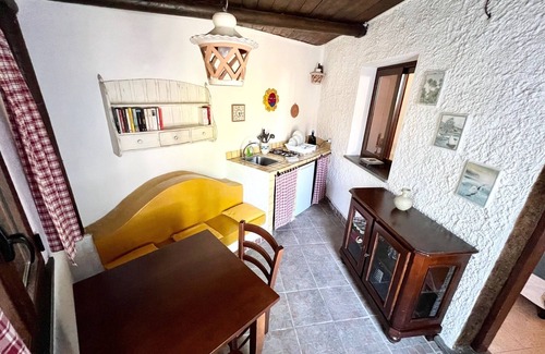 Panza Appartement | "Oleander cottage" with garden, swimming pool and spa hot tub
