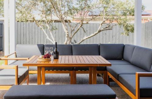 Ocean Grove Maison | Olive Grove - stroll to the beach!