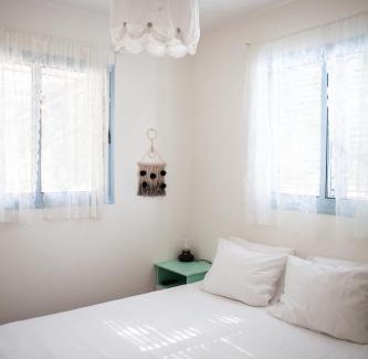 Beit Hillel Cabine | Olive - Israeli Zimmer