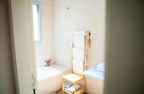 Beit Hillel Cabine | Olive - Israeli Zimmer