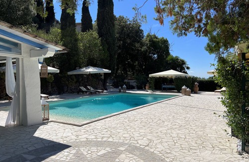Morlupo Maison | Olive Tree House nestled in romantic greenery with fireplace