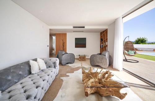 Fundao Maison | Oliveira House