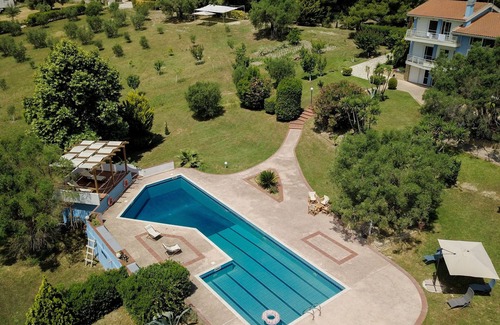 Sane Villa | Olivos Villa nestled in 18 acres of private land offers luxury and relaxation