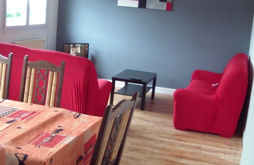 Oloron-Sainte-Marie Appartement | OLORON ST MARIE APT 90M2 PARKING CHEQUE VACANCE