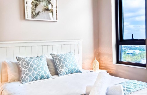 Lidcombe Appartement | Olympic Park Escape 2BR w Gym, Pool & Free Parking