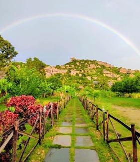 Sanapur Maison | Om Shanti Om Home Stay & Cafe Hampi