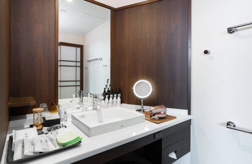 Yawatano Maison | Omuro no Mori Gyokusui - Adults Only