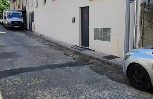 Gentilly Maison | Petite maison 30m2, grand jardin avec terasse de 360m2.