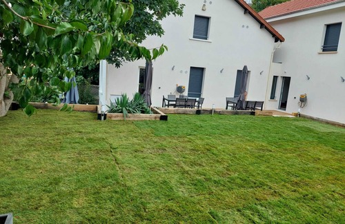 Gentilly Maison | Petite maison 30m2, grand jardin avec terasse de 360m2.
