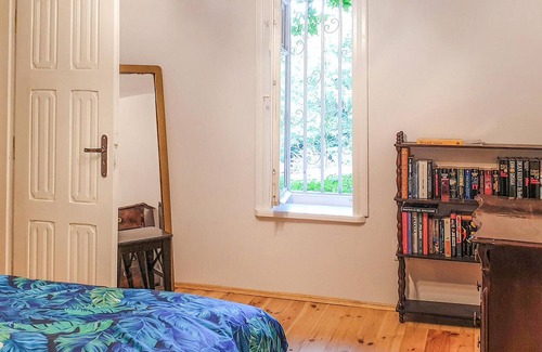 Czerwinsk nad Wisła Maison | On a natural property this charming vacation home near the Vistula welcomes you.