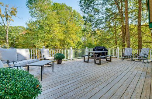 Farmington Maison | On Baxter Lake Wooded Retreat Near Trails