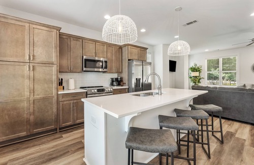 Pickwood Maison | On College Street in Auburn! Less than a mile to Toomer's