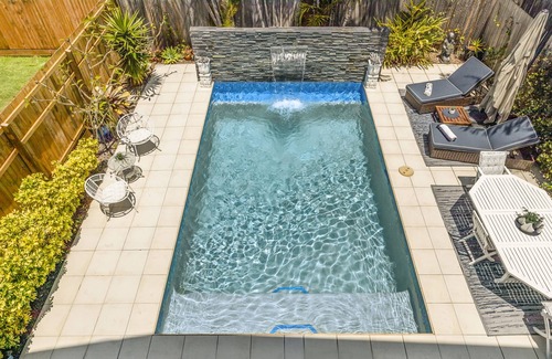 Lota Appartement | On Esplanade own 2 bedroom flat & pool, Manly cafe precinct