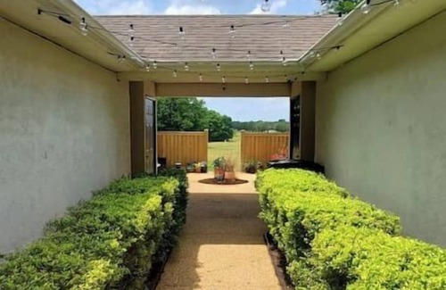 Mayhew Maison | Golf Course Views & Gorgeous Sunsets