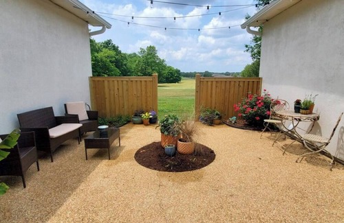 Mayhew Maison | Golf Course Views & Gorgeous Sunsets
