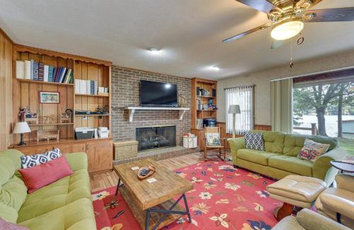 Albemarle Maison | On Lake Tillery Spacious Home with Screened Porch!