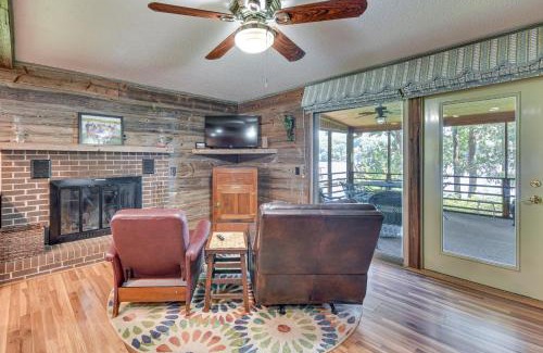 Albemarle Maison | On Lake Tillery Spacious Home with Screened Porch!