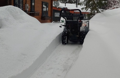 North Okanagan Maison | On Mable Lake, Park Mountain sledding and ATV area. All season recreation!!!