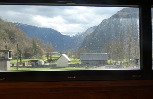 Aste-Beon Maison | en bordure d'une rivière avec vue sur la montagne avec terrasse de plein pied