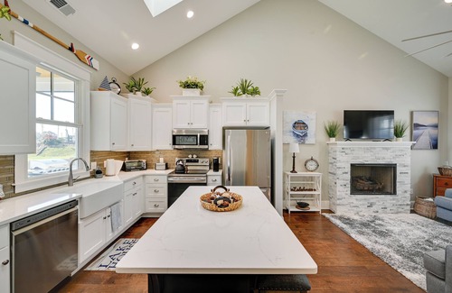 Greenwood Cottage | On-Site Lake w/ Boat Ramp: Greenwood Retreat!