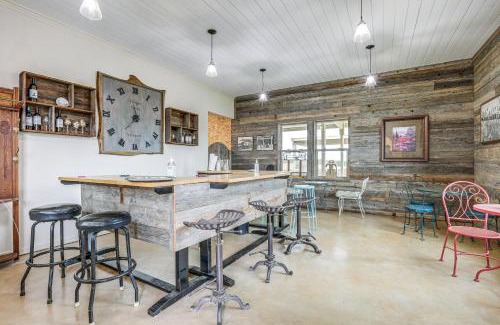 Victor Maison | On-Site Winery Rural Plymouth Getaway!