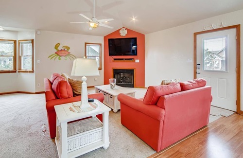 Waves Maison | On Special - Oceanside in Waves - Dog Friendly, Hot Tub, Game Room