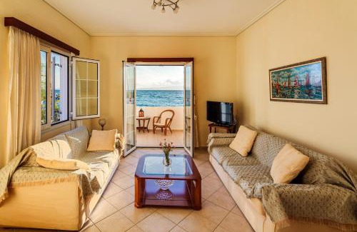 Akrogialion Appartement | On the Beach - Akroyali Family Lodging