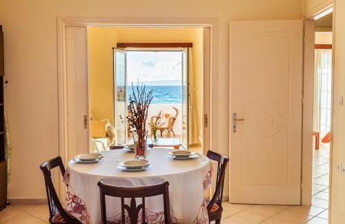 Akrogialion Appartement | On the Beach - Akroyali Family Lodging