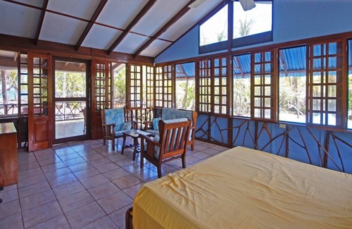 Quebrada La Gamba Maison | On the Beach at Playa Zancudo