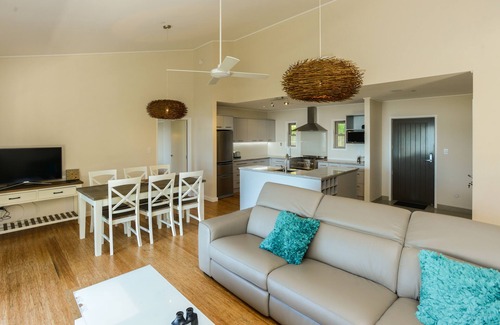 Aramoana Appartement | Sur la plage, nouvelle unité entièrement équipée avec accès handicapés à la réserve marine