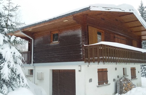 Xonrupt-Longemer Chalet De Ski | En bordure de forêt, au calme, chalet bois tout confort Classé 3 étoiles .