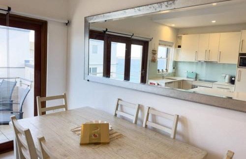 Cronulla Appartement | On The Esplanade - Close to beach & Cronulla mall with Aircon