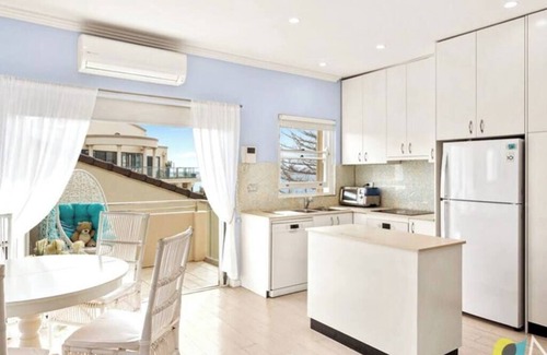 Cronulla Appartement | On The Esplanade sunny apt with a view