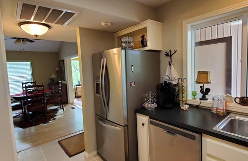 Holiday Island Copropriété | On the Island! Beautiful two bedroom two bathroom condo