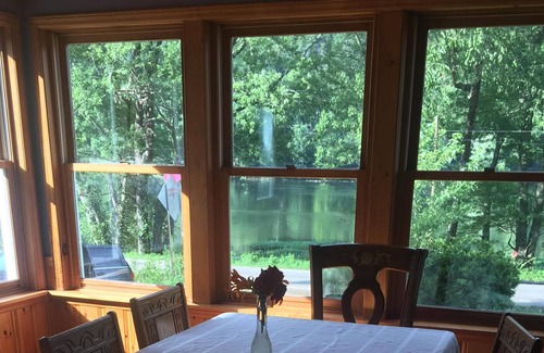 Bellepoint Maison | On the New River, Huge Porch, Well-Equipped Kitchen, WiFi, Pet-Friendly