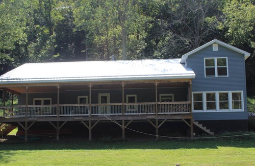 Bellepoint Maison | On the New River, Huge Porch, Well-Equipped Kitchen, WiFi, Pet-Friendly