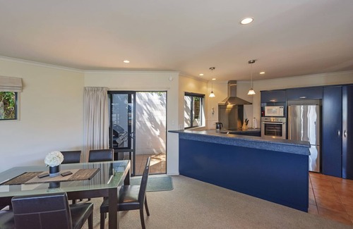 Nelson Maison | On The Rocks - Modern Waterfront Villa