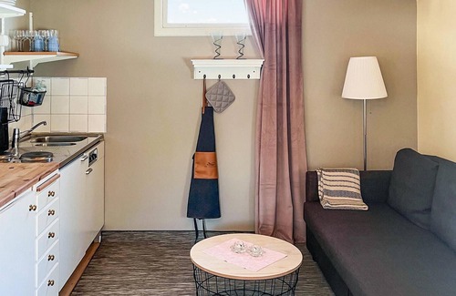 Kolmarden Maison | On the shore of Lake Torsjön, this compact cottage with private sauna welcomes you.