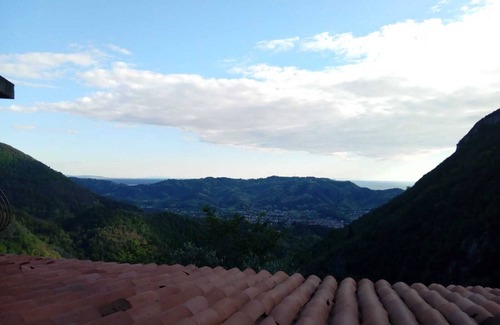 Camaiore Cabine | Sur les pentes des sentiers de randonnée et d'escalade. Entouré de verdure