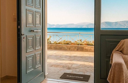 Xylokastro-Evrostina Maison | Onar Zin Seabliss - Mike Poolside Getaway