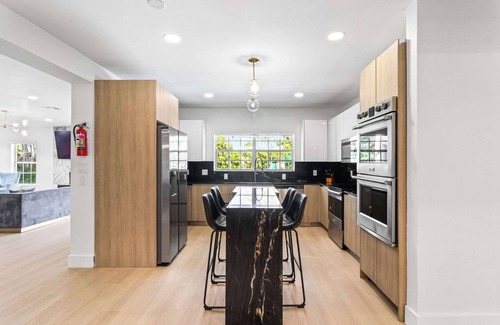 Fort Lauderdale Maison | One and Only Villa Monster Pickleball Jacuzzi Pool