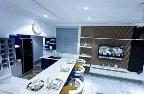 Sekondi-Takoradi Appartement | One-Bedroom Apartment with Balcony and City View #5