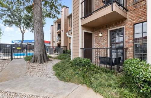 Park Central Appartement | One Bedroom Apartment- Access to all DFW!