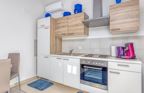 Cancini Appartement | Appartement 1 Chambre Kardumovic IV Bleu au troisième étage