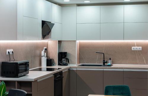 Plovdiv Center Appartement | One-Bedroom apartment with Free Street Parking, Free Gym Pass and Office Setup