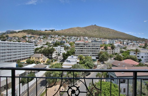Green Point Appartement | One Bedroom Apartment with Mountain Views