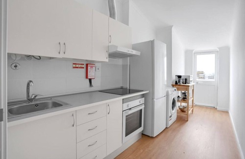 Cacilhas Appartement | One bedroom Apt | Almada | Balcony w/River Views!