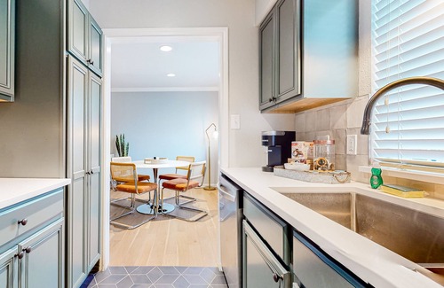 Rosedale Copropriété | One-bedroom condo with enclosed yard, patio, and close to parks